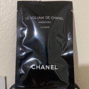 CHANEL Le Volume De Chanel Mascara Mini in 10 Noir